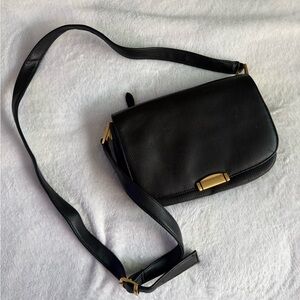 Elegant Black Leather Shoulder Bag